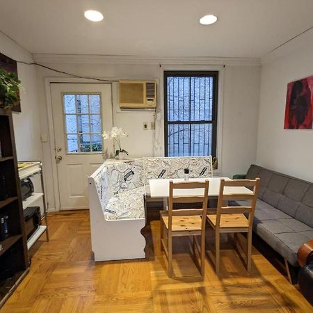 Appartamento Fawlty Towers In Williamsburg New York Esterno foto